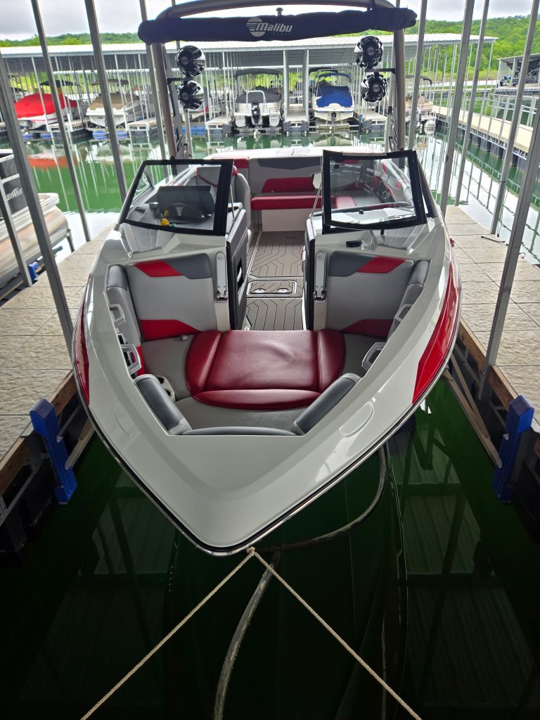 Boats & watercraft